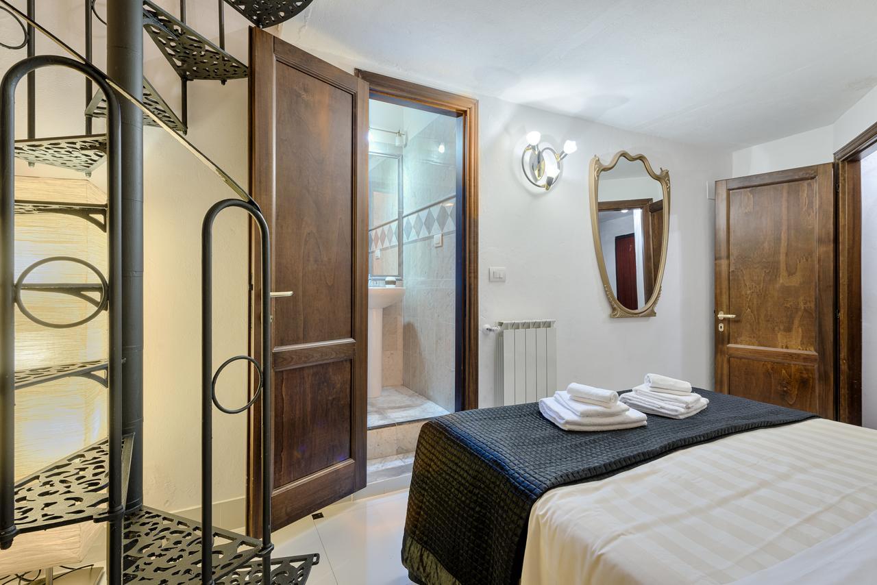 Ferienwohnung Santo Spirito Frescos By Mmega Florenz Exterior foto